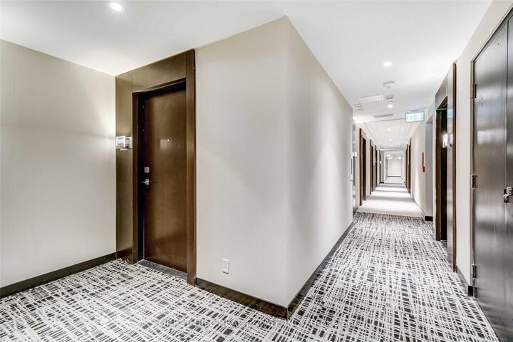 Property Photo:  2221 Yonge Street 5101  ON M4S 2B4 