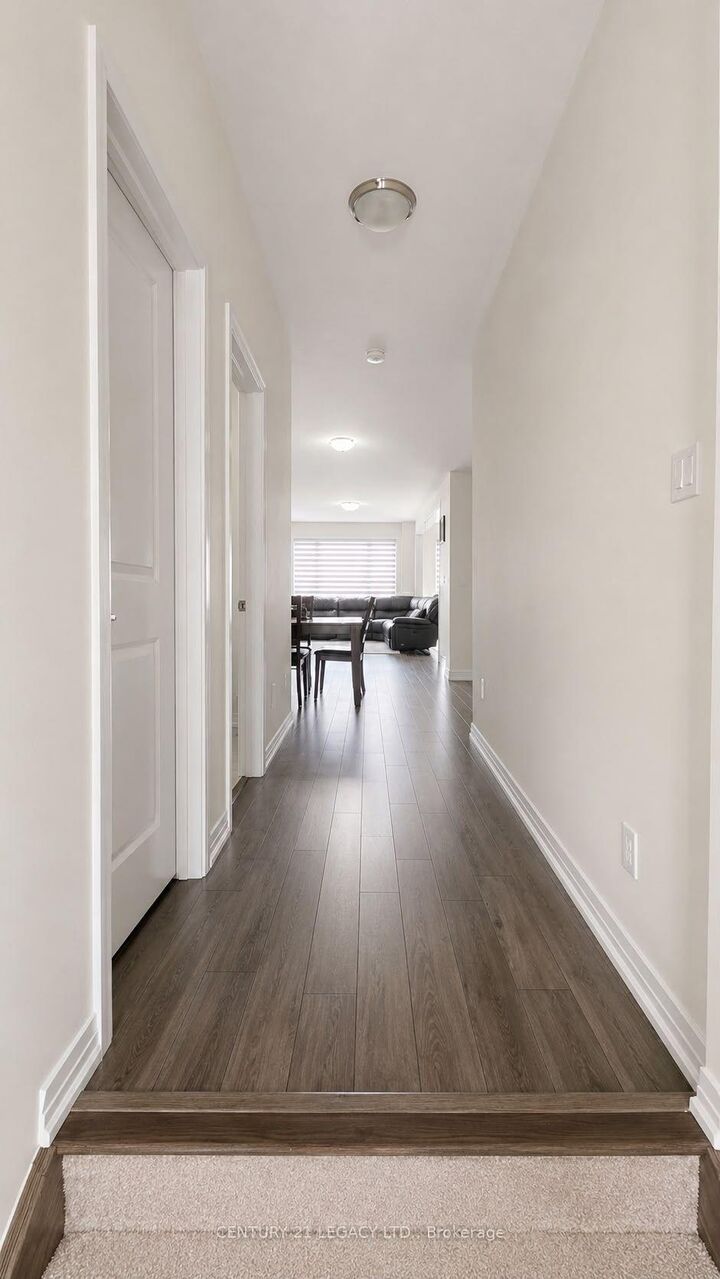 Property Photo:  19 Langridge Way  ON N1S 0E3 