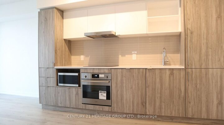 Property Photo:  138 Downes Street 2705  ON M5E 0E4 