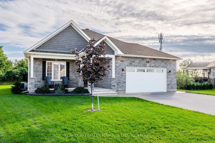 Property Photo:  18 Hilda Street  ON K0C 1P0 