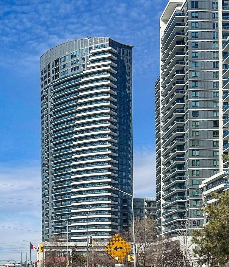 Property Photo: 7161 Yonge Street 1830 ON L3T 0C8