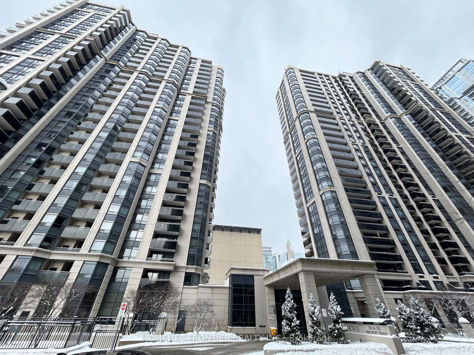 Property Photo:  155 Beecroft Road 2102  ON M2N 7C6 