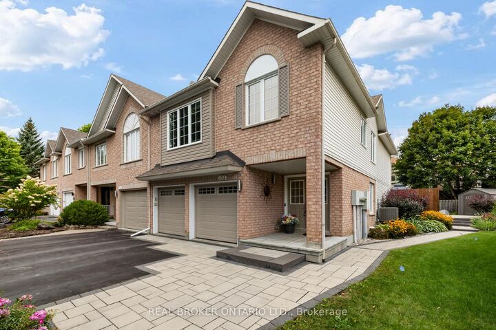 Property Photo: 132 Macassa Circle ON K2T 1J9