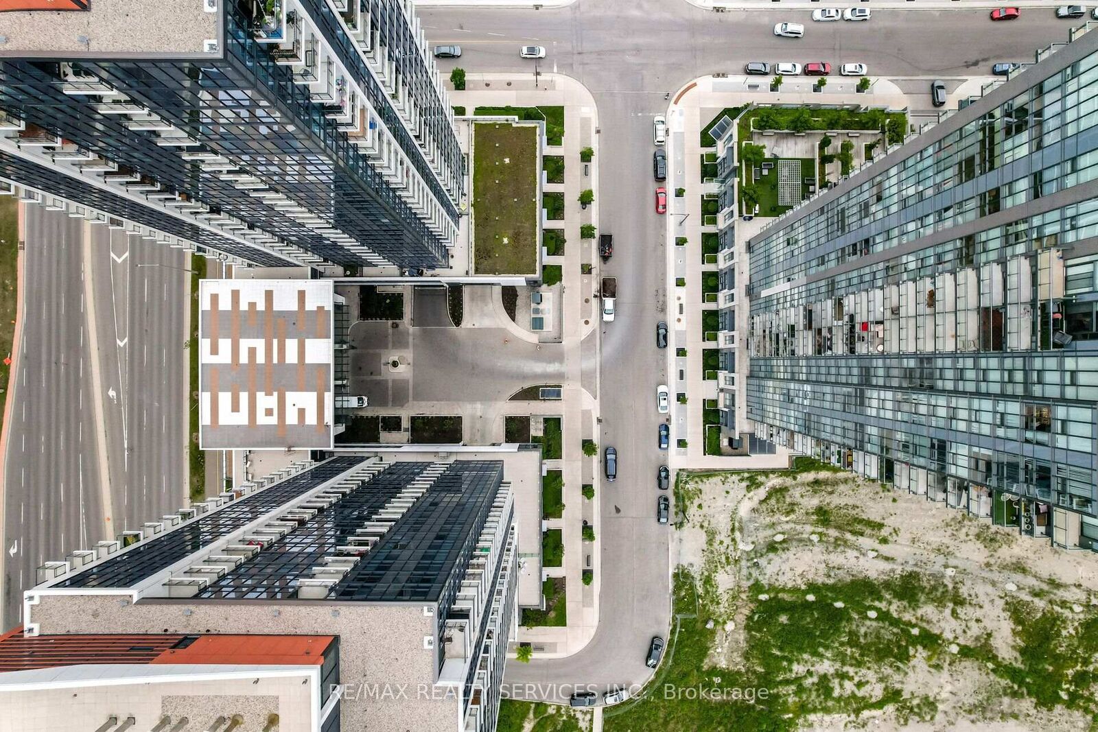 Property Photo:  75 Eglinton Avenue W 2506  ON L5R 0E4 