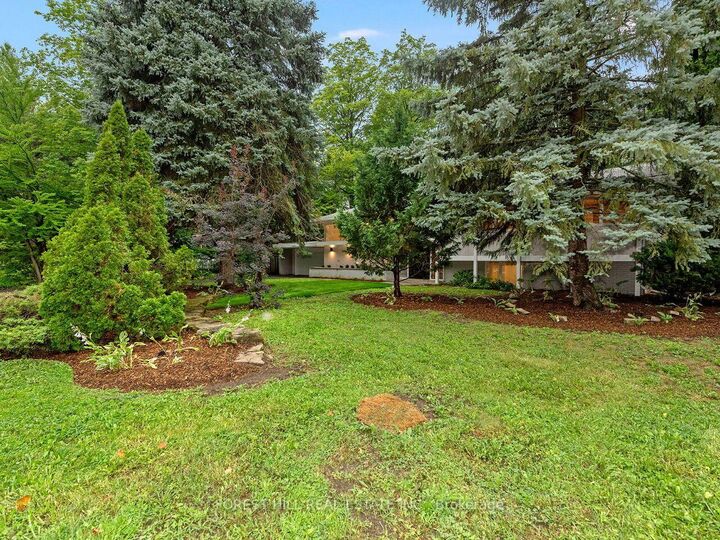 Property Photo:  1847 Will Scarlett Drive  ON L5K 1J6 