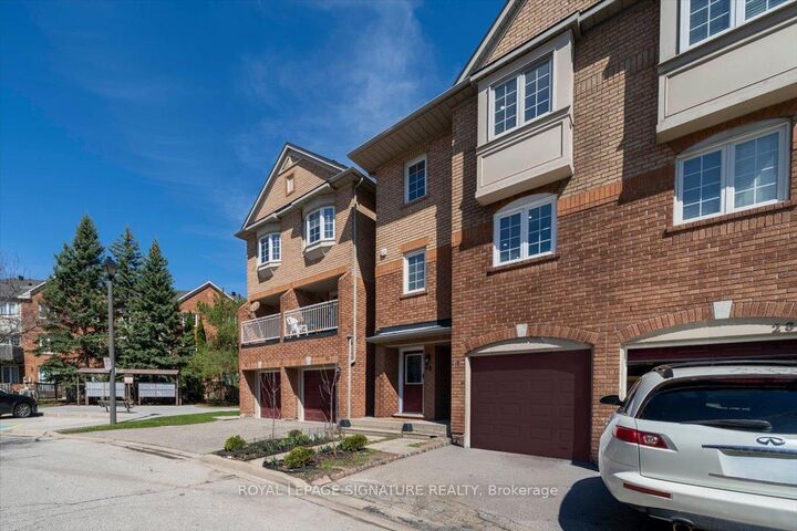 Property Photo:  6950 Tenth Line W 29  ON L5N 6Y1 