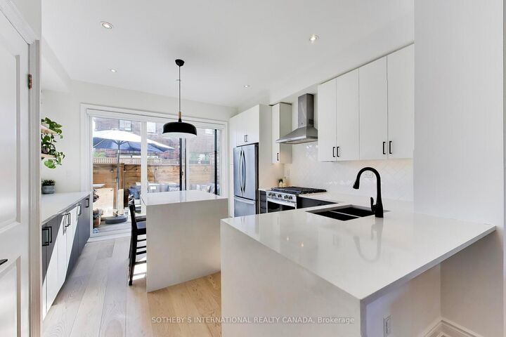 Property Photo:  80 Daisy Avenue 30  ON M8W 0B7 