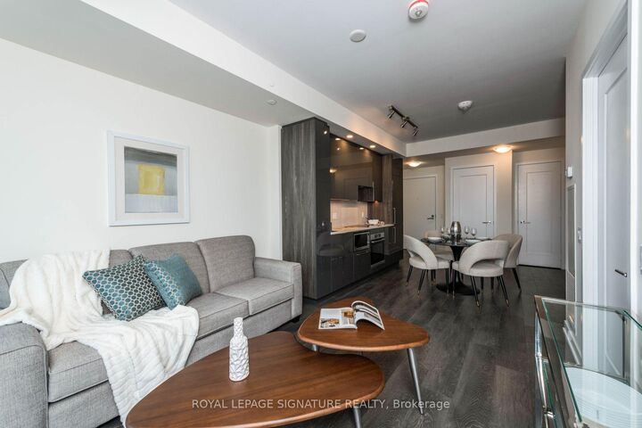 Property Photo:  28 Freeland Street 5306  ON M5E 0E3 