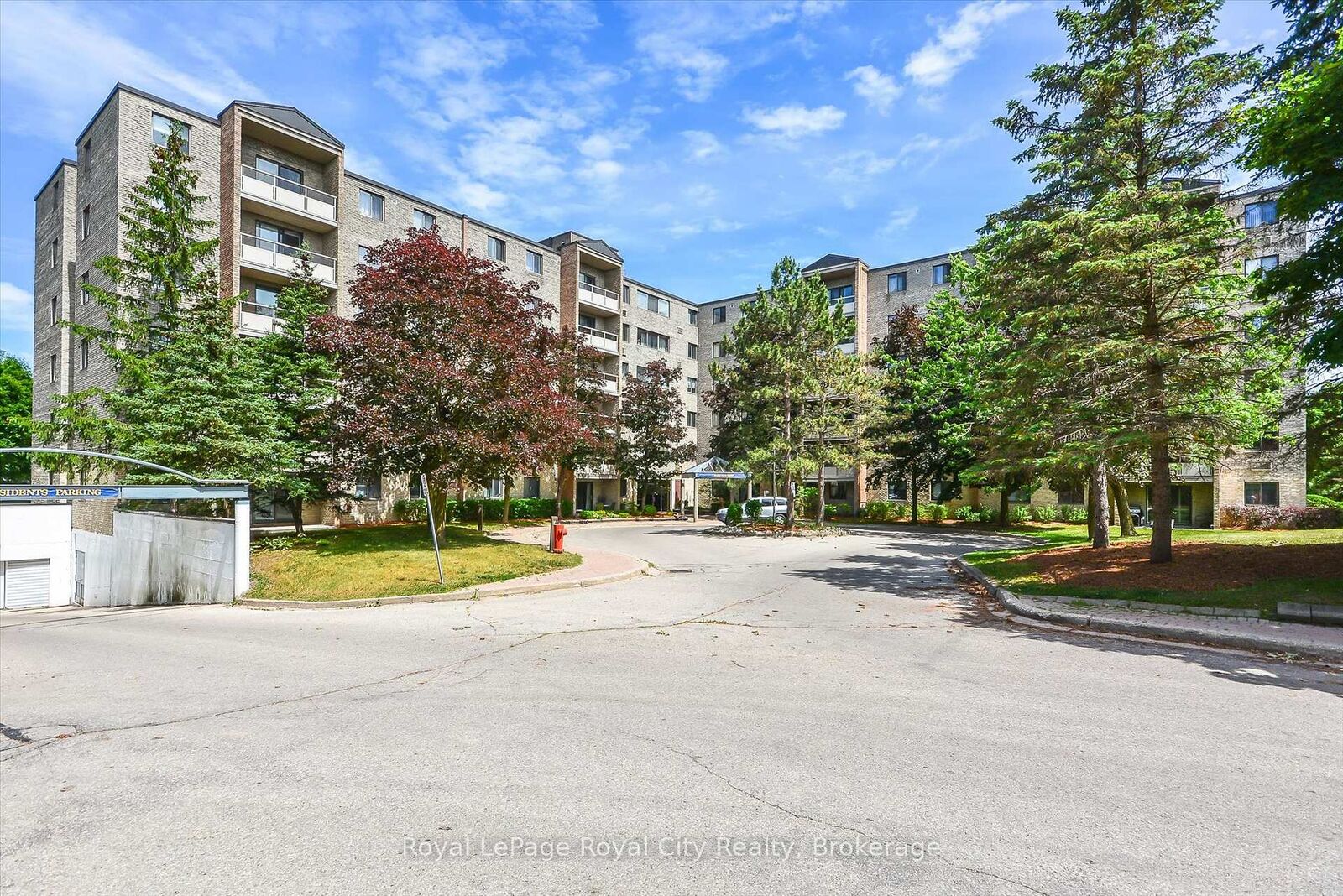 Property Photo: 93 Westwood Road 206 ON N1H 7J7