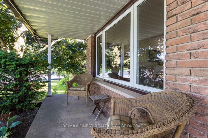 Property Photo: 1043 Lincoln Drive ON K7M 4Z3