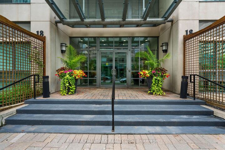 Property Photo:  18 Spring Garden Avenue 1609  ON M2N 7M2 