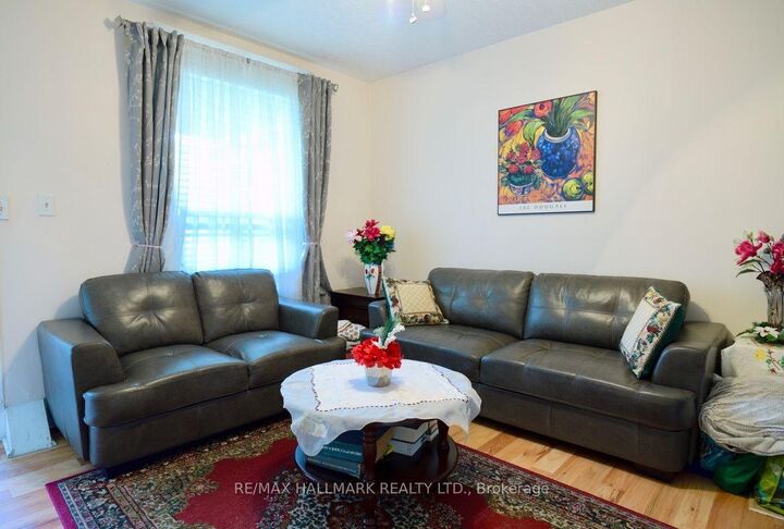 Property Photo:  47 Dentonia Park Avenue  ON M4C 1W6 