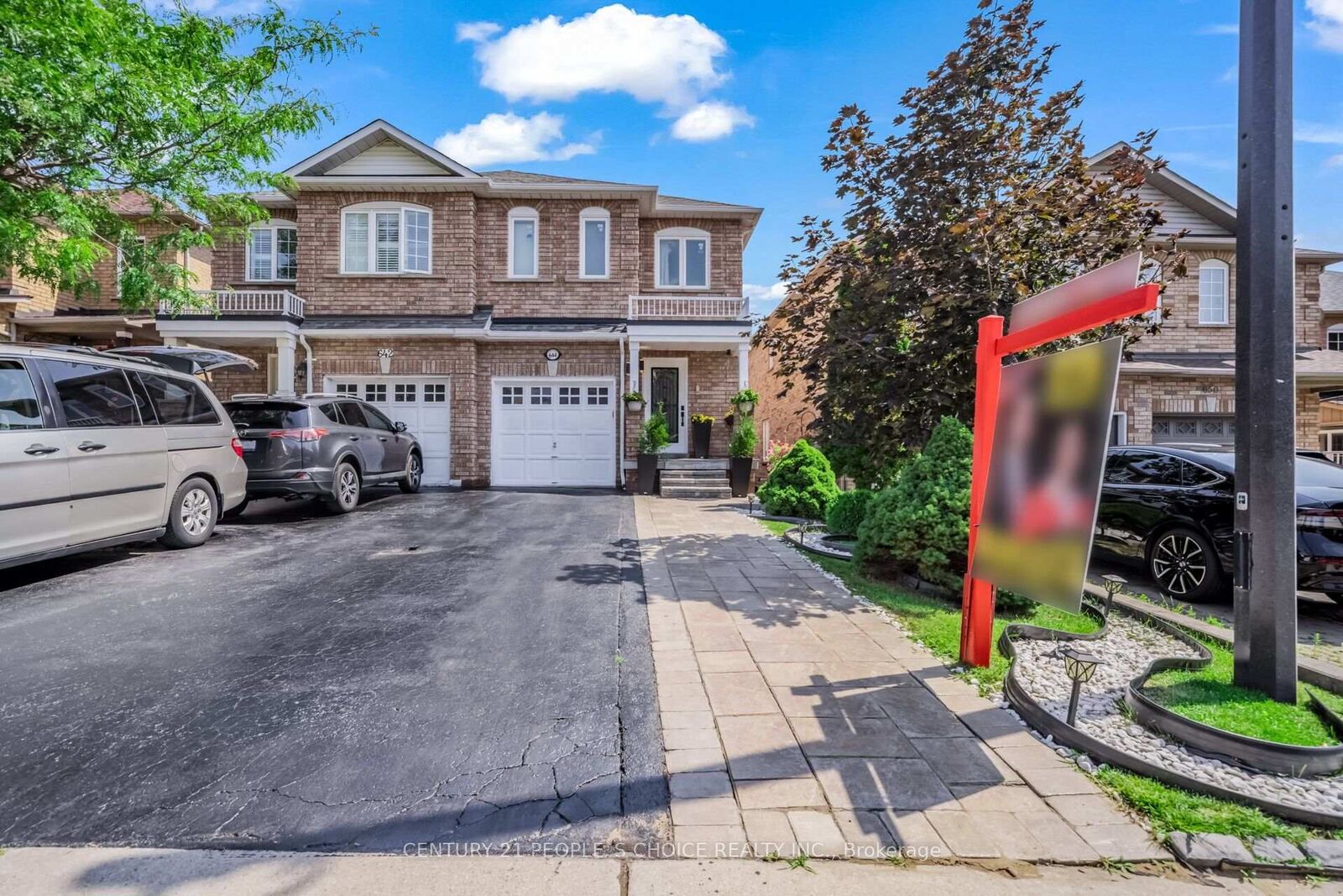 Property Photo:  644 Madame Street  ON L5W 1G6 