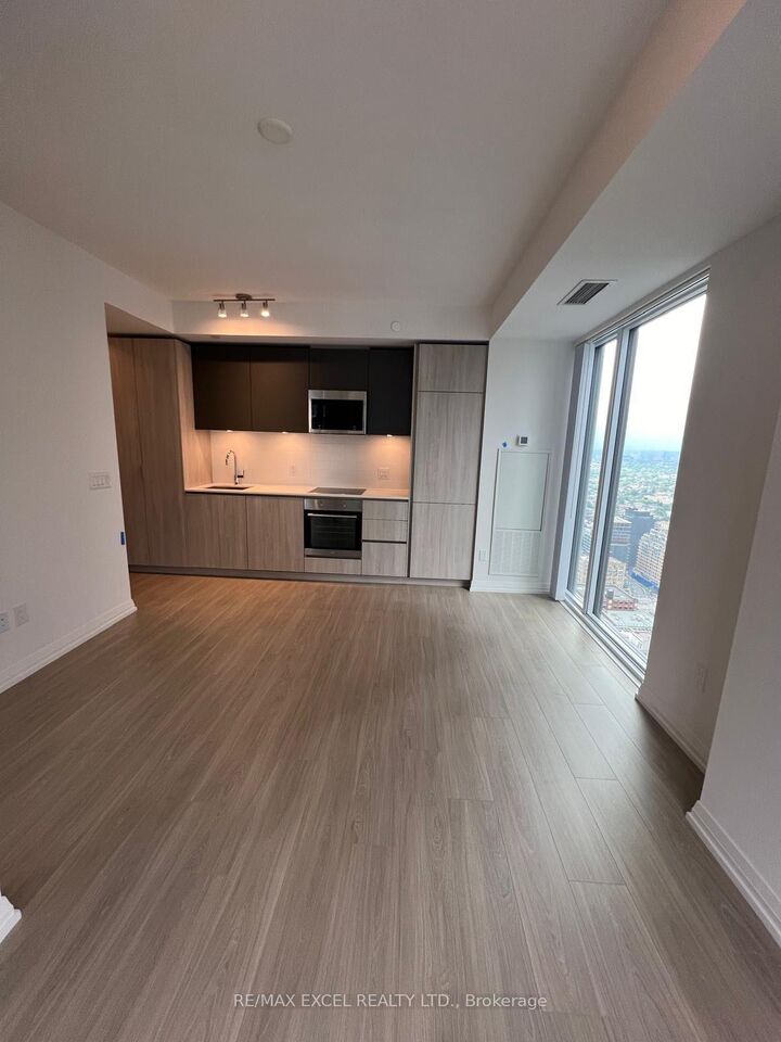 Property Photo:  8 Widmer Street 4305  ON M5V 0W6 