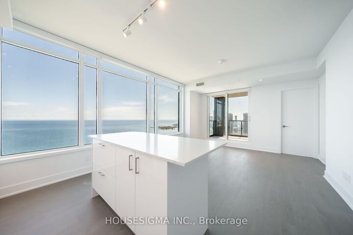 Property Photo:  1926 Lake Shore Boulevard W 3909  ON M6S 0B1 