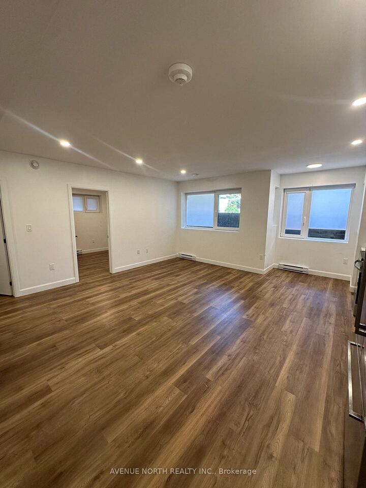 Property Photo: 96 Jolliet Avenue 1 ON K1L 5H2