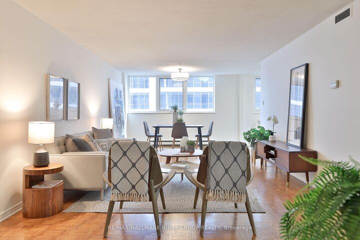 Property Photo:  360 Bloor Street E 1007  ON M4W 3M3 