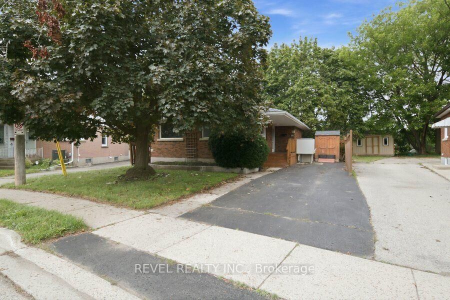 Property Photo:  115 Tenth Avenue  ON N3S 1G5 