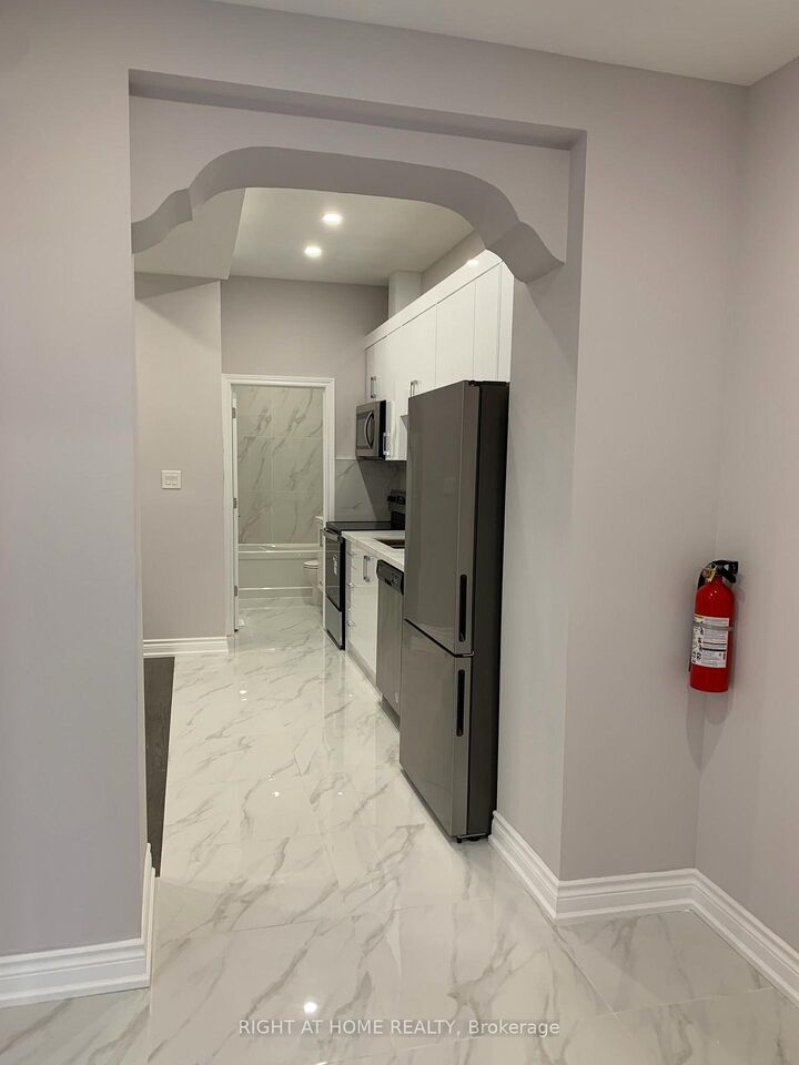 Property Photo:  57 Brunswick Avenue Main Floor Unit  ON M5S 2L8 