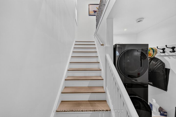 Property Photo:  297 Royal Avenue 2  ON K2A 1T6 