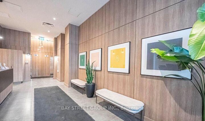 Property Photo:  81 Wellesley Street E 407  ON M4Y 0C5 