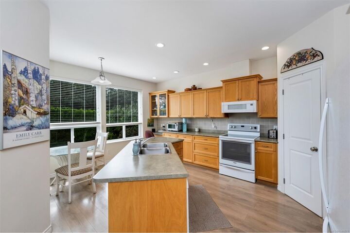 Property Photo:  912 Brulette Pl #6  BC V0R 2P0 