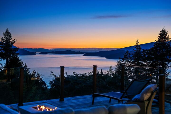 Property Photo: 505 Upper Bayview Road BC V0N 2E0