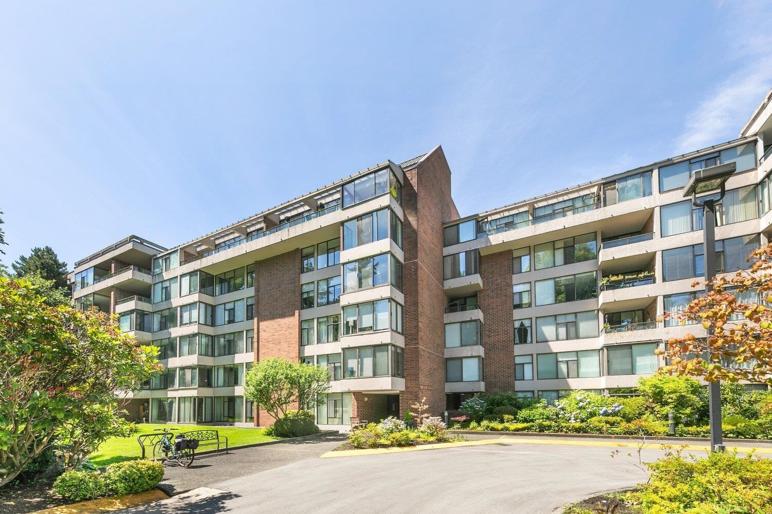 Property Photo:  4101 Yew Street 309  BC V6L 3B7 