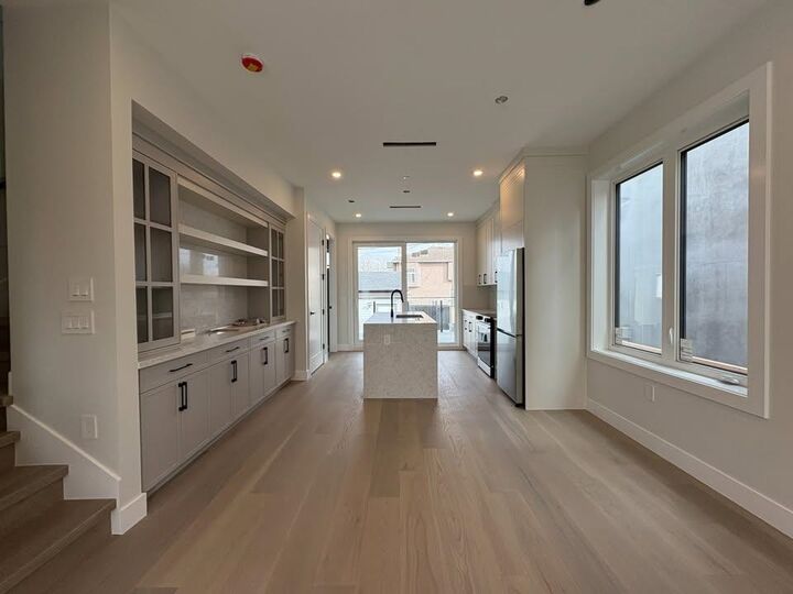 Property Photo:  6866 Ontario St  BC V5X 3B3 