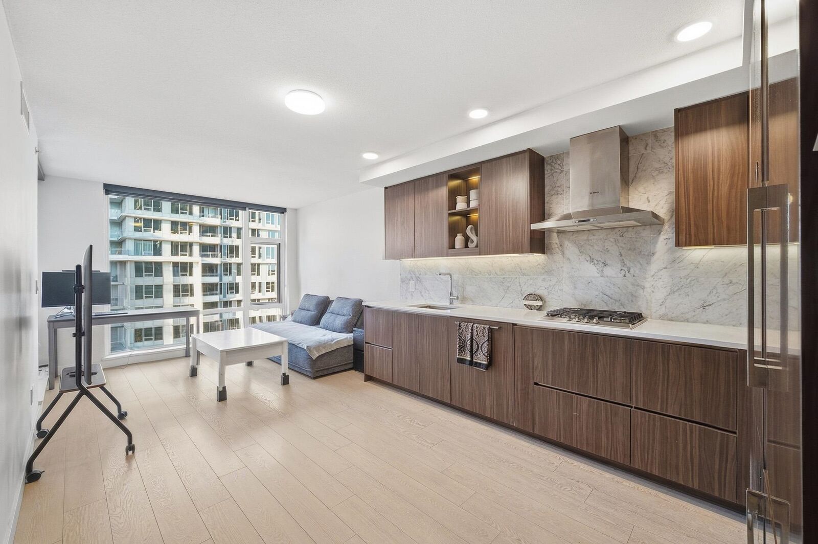 Property Photo:  8800 Hazelbridge Way 912  BC V6X 0S3 
