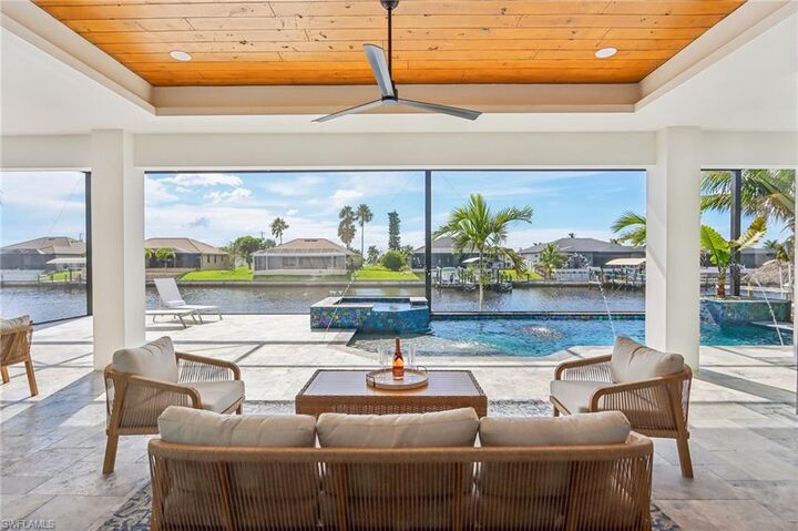 Property Photo: 1304 NW 40th Pl FL 33993