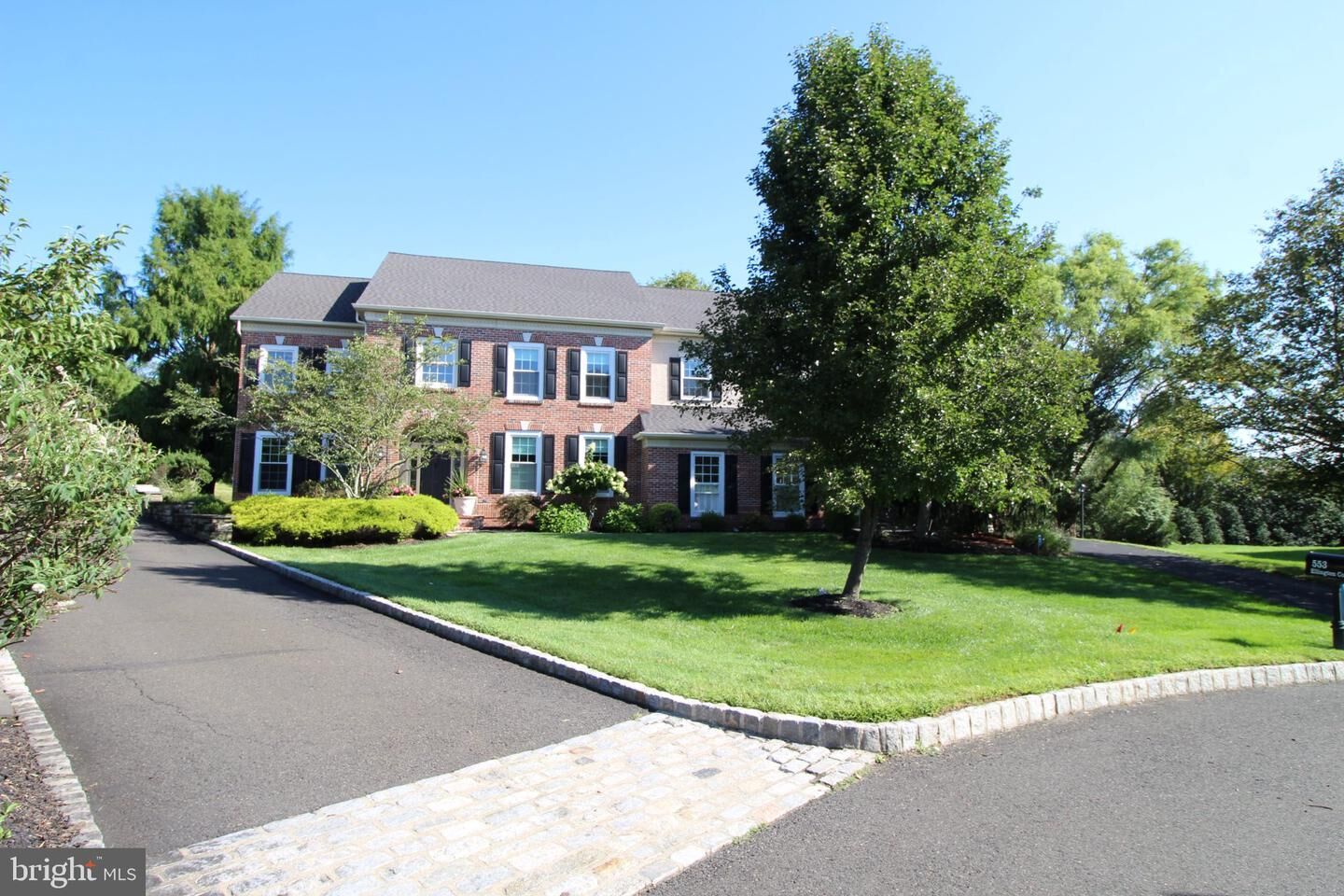 Property Photo: 553 Ellington Court PA 19002
