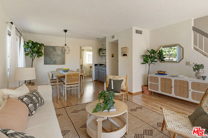 Property Photo: 13959 Victory Blvd, Unit 1 CA 91401