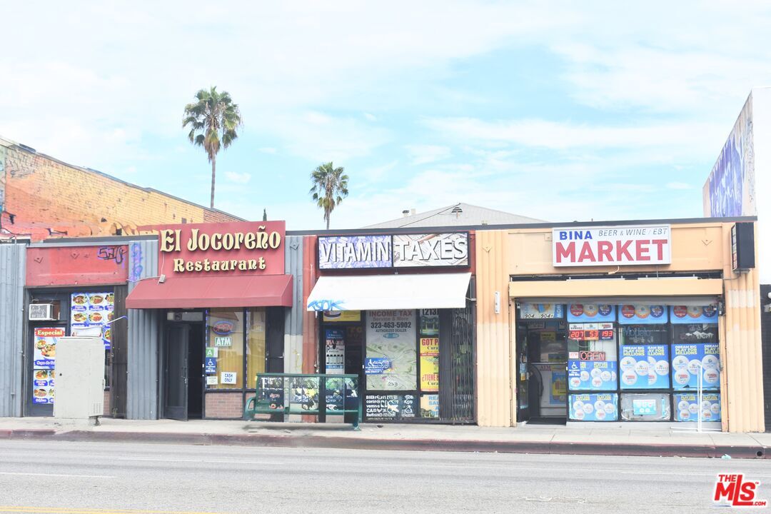 Property Photo: 904 N Western Ave CA 90029