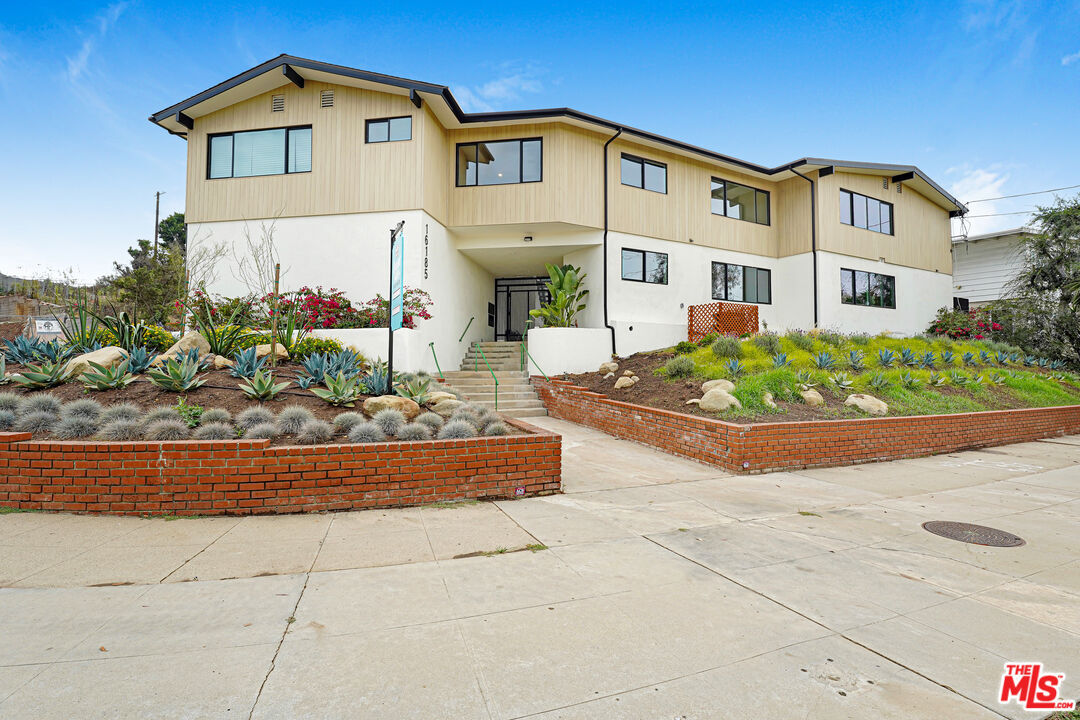 Property Photo: 16185 W Sunset Blvd, Unit 2 CA 90272