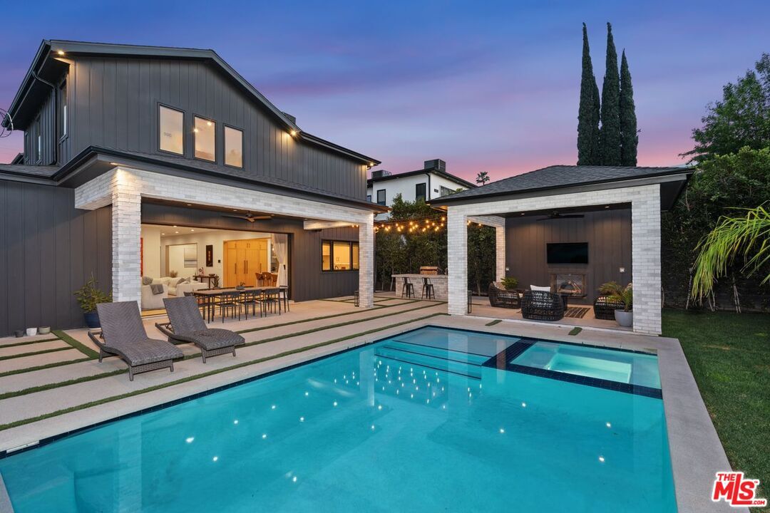 Property Photo:  4937 Rubio Ave  CA 91436 