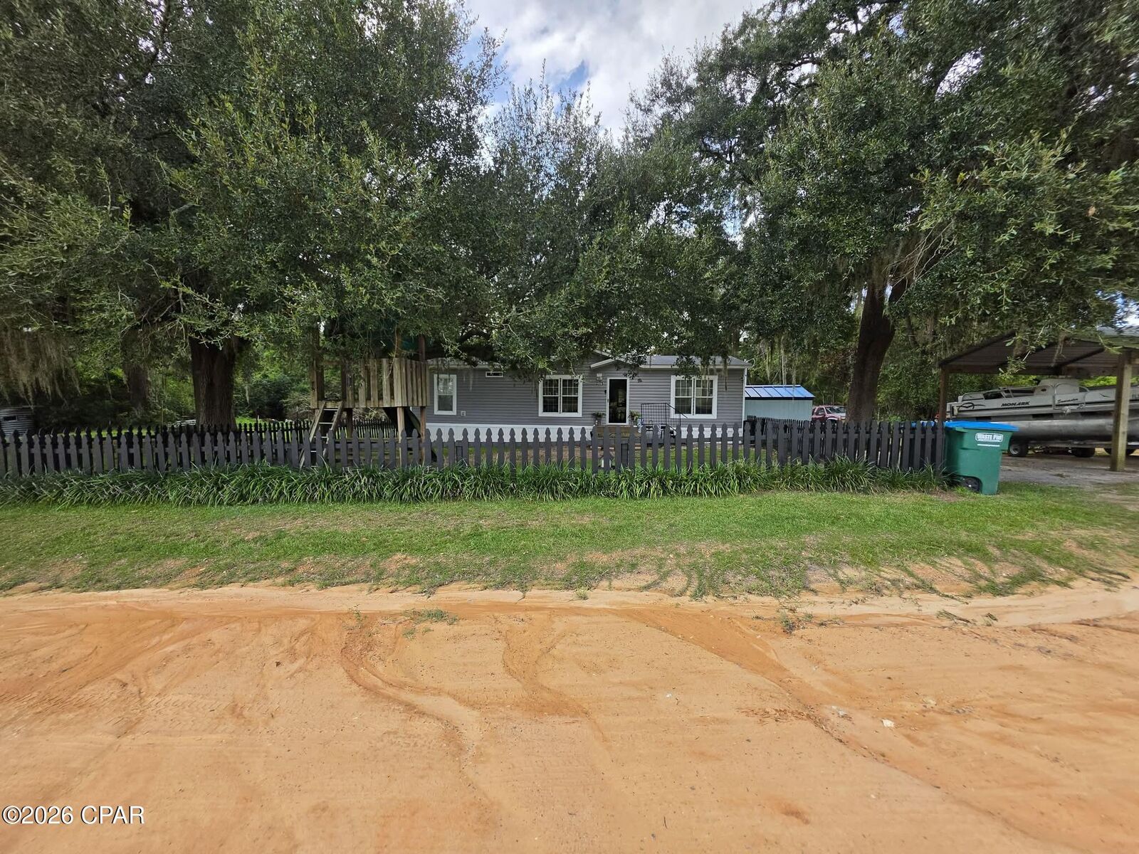 Property Photo: 2377 Phillips Road FL 32431