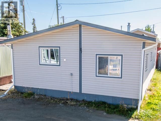 Property Photo: 87-833 Range Road YT Y1A 3V1