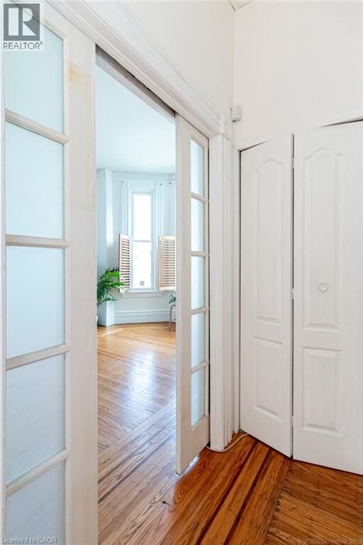 Property Photo:  270 Queen Street South 1  ON L8P 3T3 