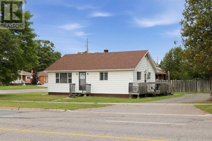 Property Photo:  1572 Wellington St E  ON P6A 2R7 
