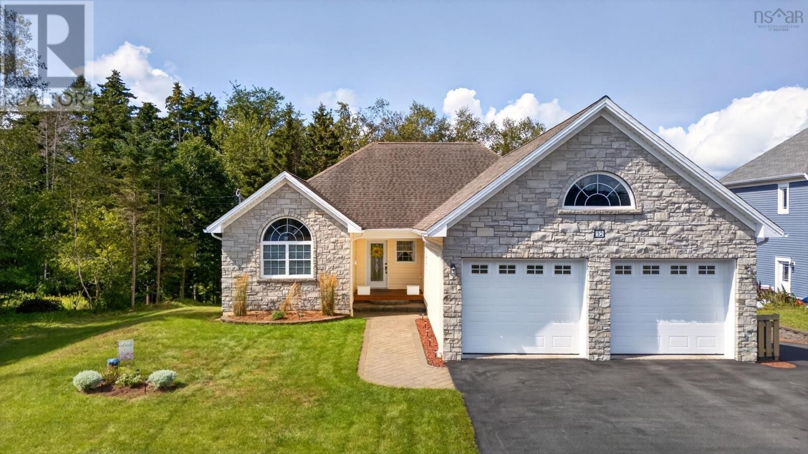 Property Photo:  32 Deerview Crescent  NS B2N 6P6 