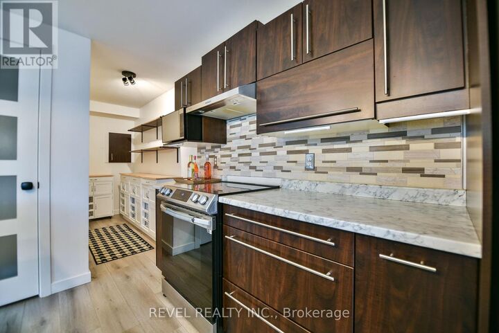 Property Photo:  16 Foothills Lane  ON P4N 8R9 