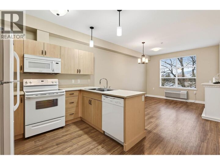 Property Photo:  755 Mayfair Street 300  BC V2B 5L7 