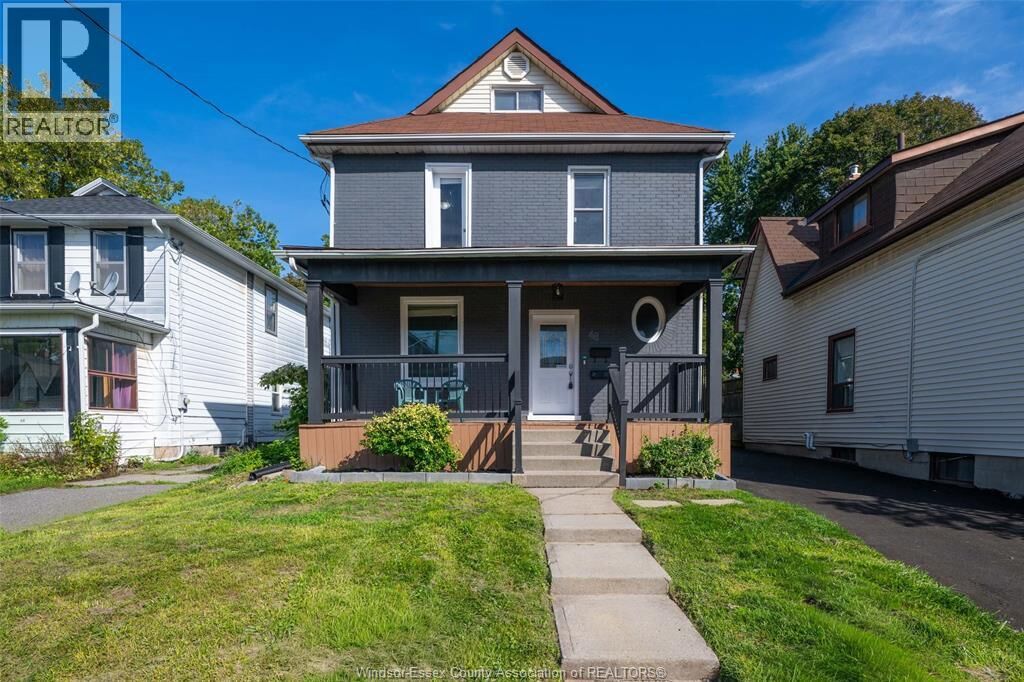 Property Photo:  48 Brock Street East  ON L1G 1P9 