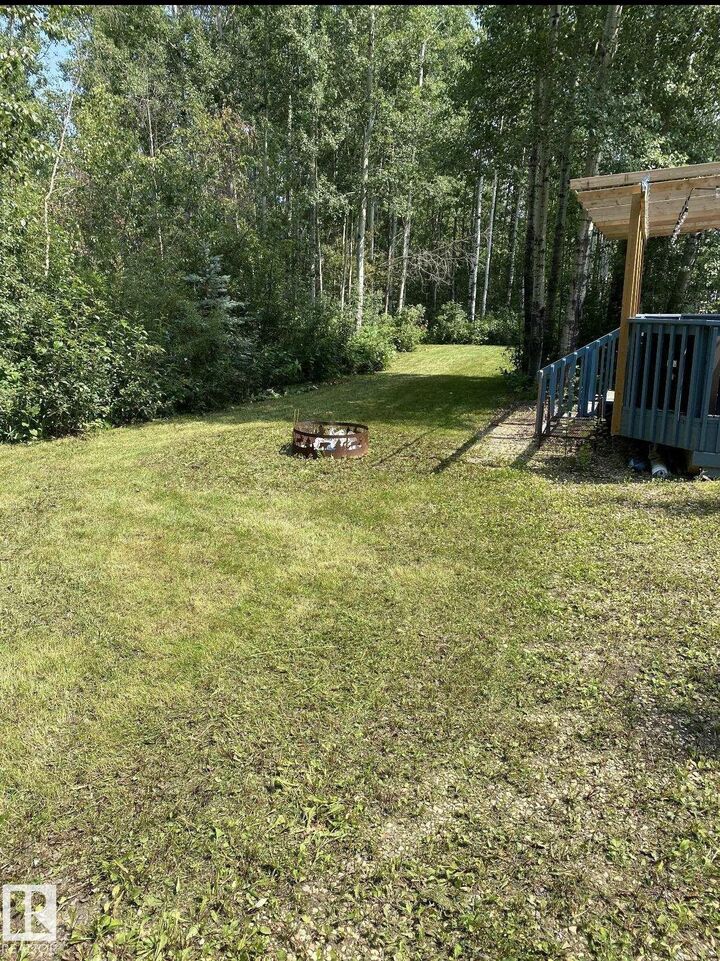 Property Photo:  7 Village West  AB T0C 0V0 