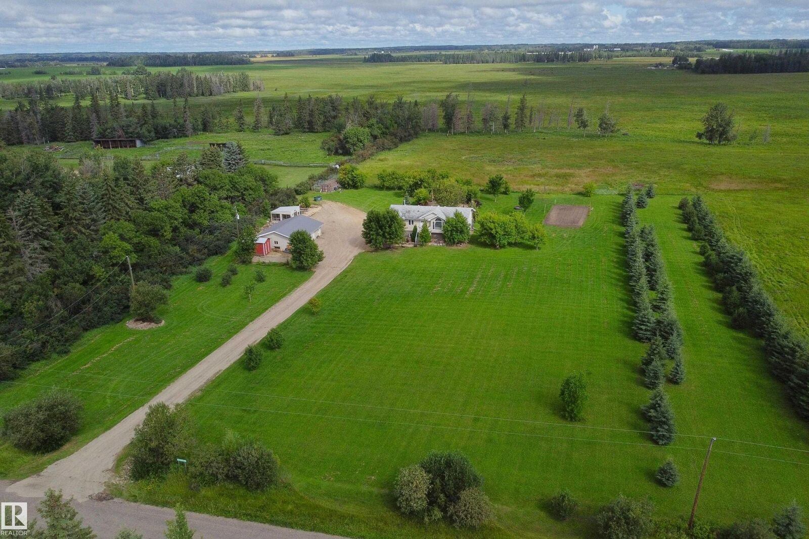 Property Photo:  6006 Twp Rd 602  AB T7N 1N3 
