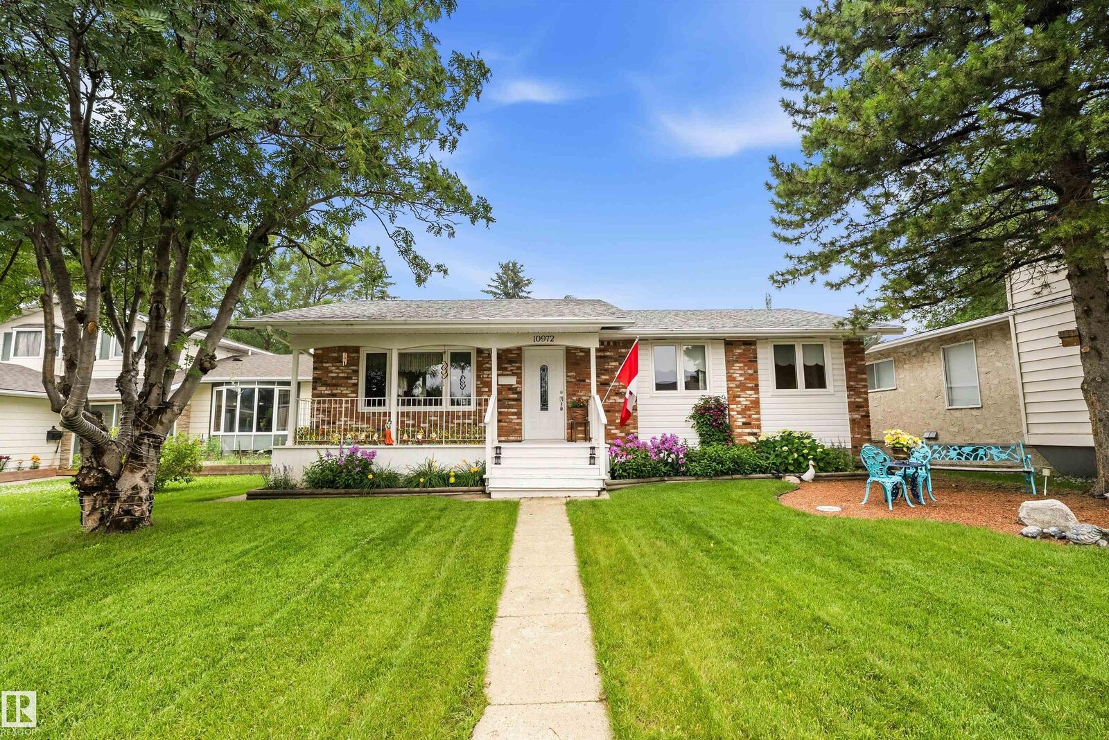 Property Photo:  10972 35 Avenue NW  AB T6J 2V3 