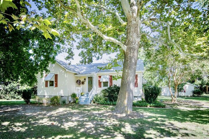 Property Photo: 13251 Nandua Rd VA 23420