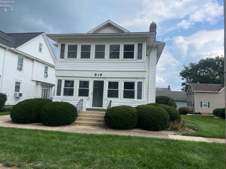 Property Photo:  319 319 1/2 S Arch Street  OH 43420 