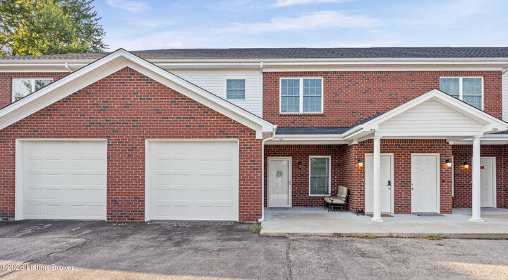 Property Photo:  7232 Correll Pl Dr  KY 40228 